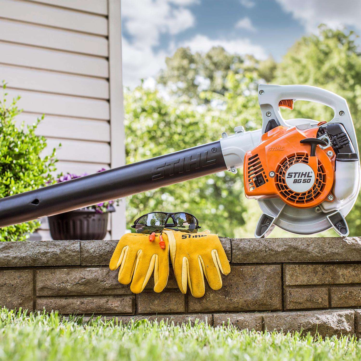  STIHL BG 50 134 Mph 412 CFM Gas Handheld Leaf Blower