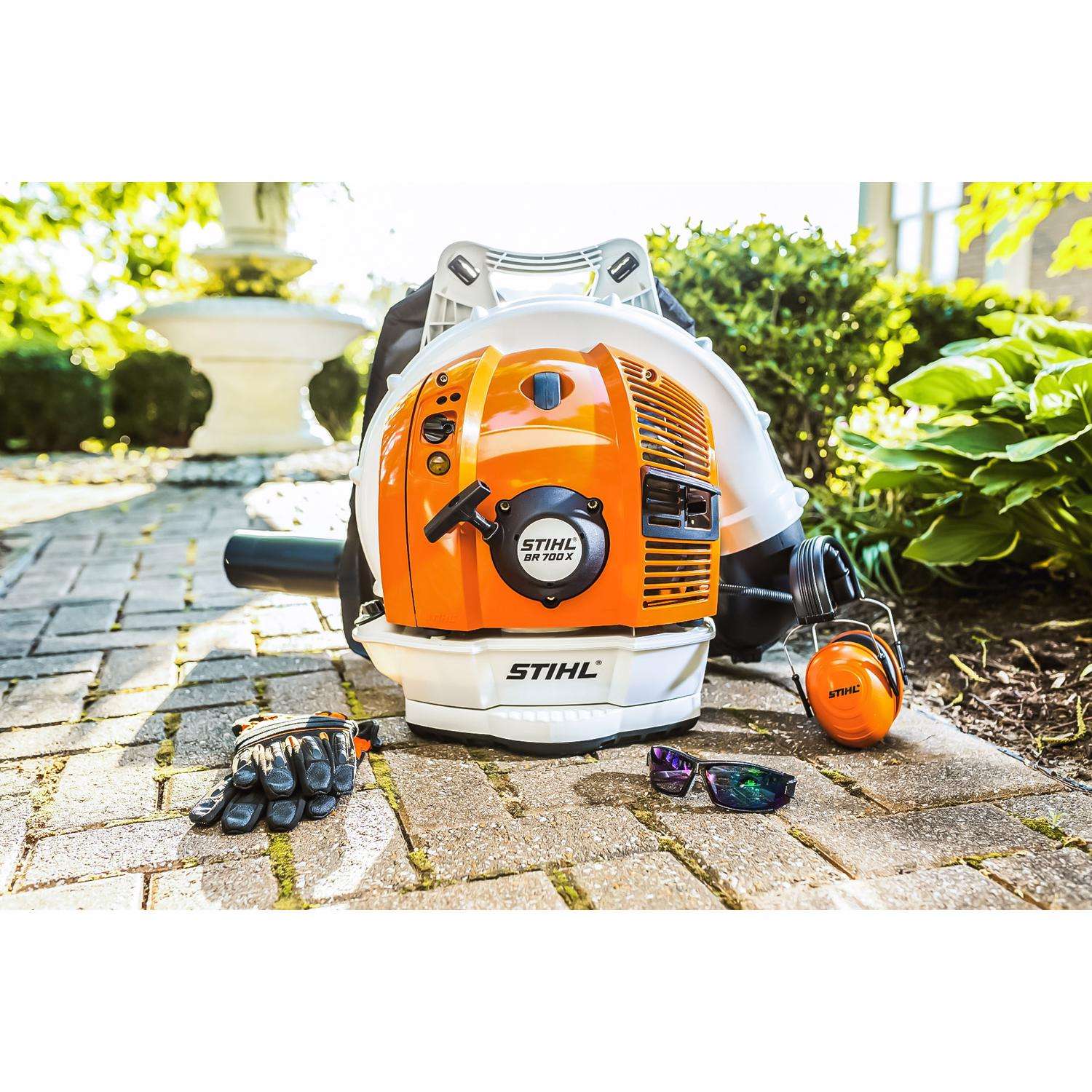  STIHL BR 700 X 193 Mph 901 CFM Gas Backpack Blower Tool Only