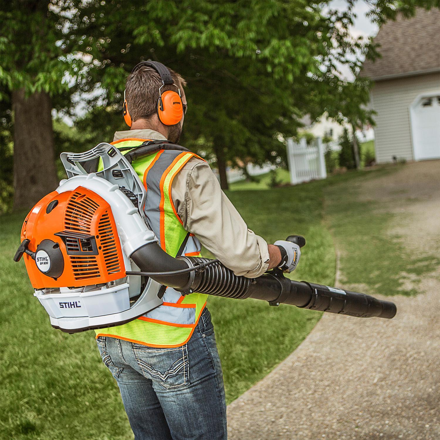  STIHL BR 600 238 Mph 677 CFM Gas Backpack Leaf Blower