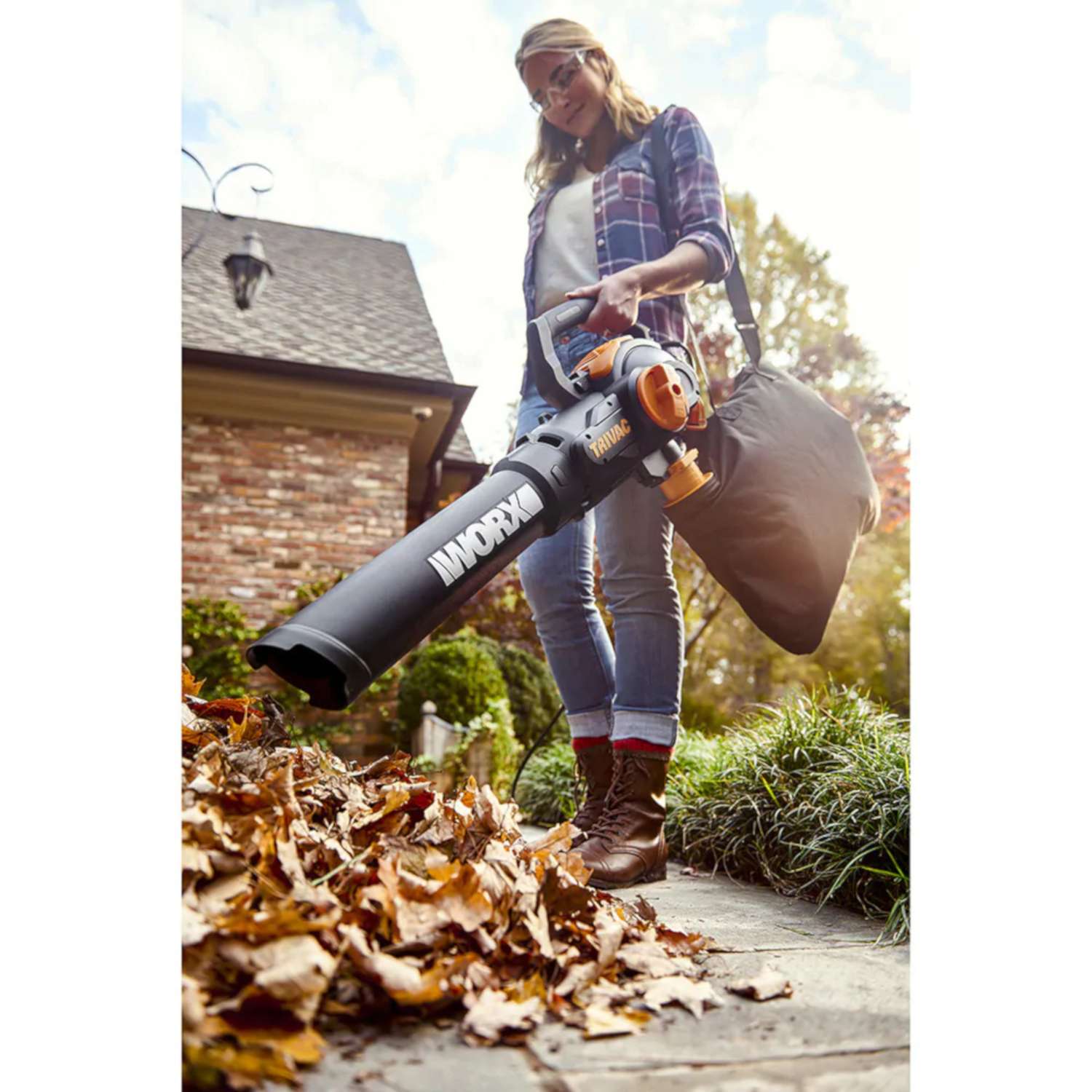  Worx 75 Mph 600 CFM 120 V Electric Handheld Blower/Mulcher/Vac