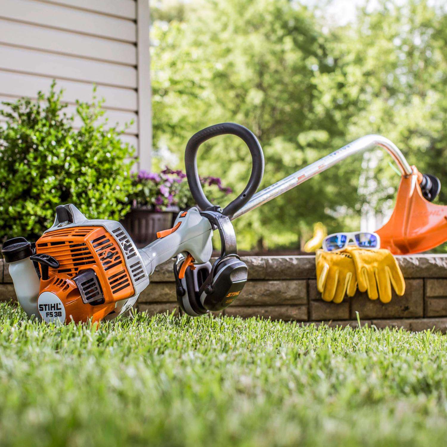  STIHL FS 38 15 In. Gas String Trimmer