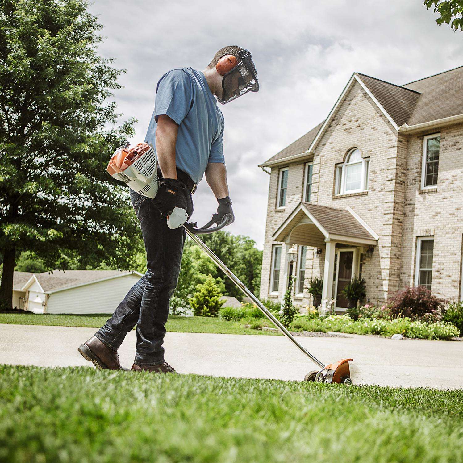  STIHL FC 56 C-E 8 In. Gas Edger