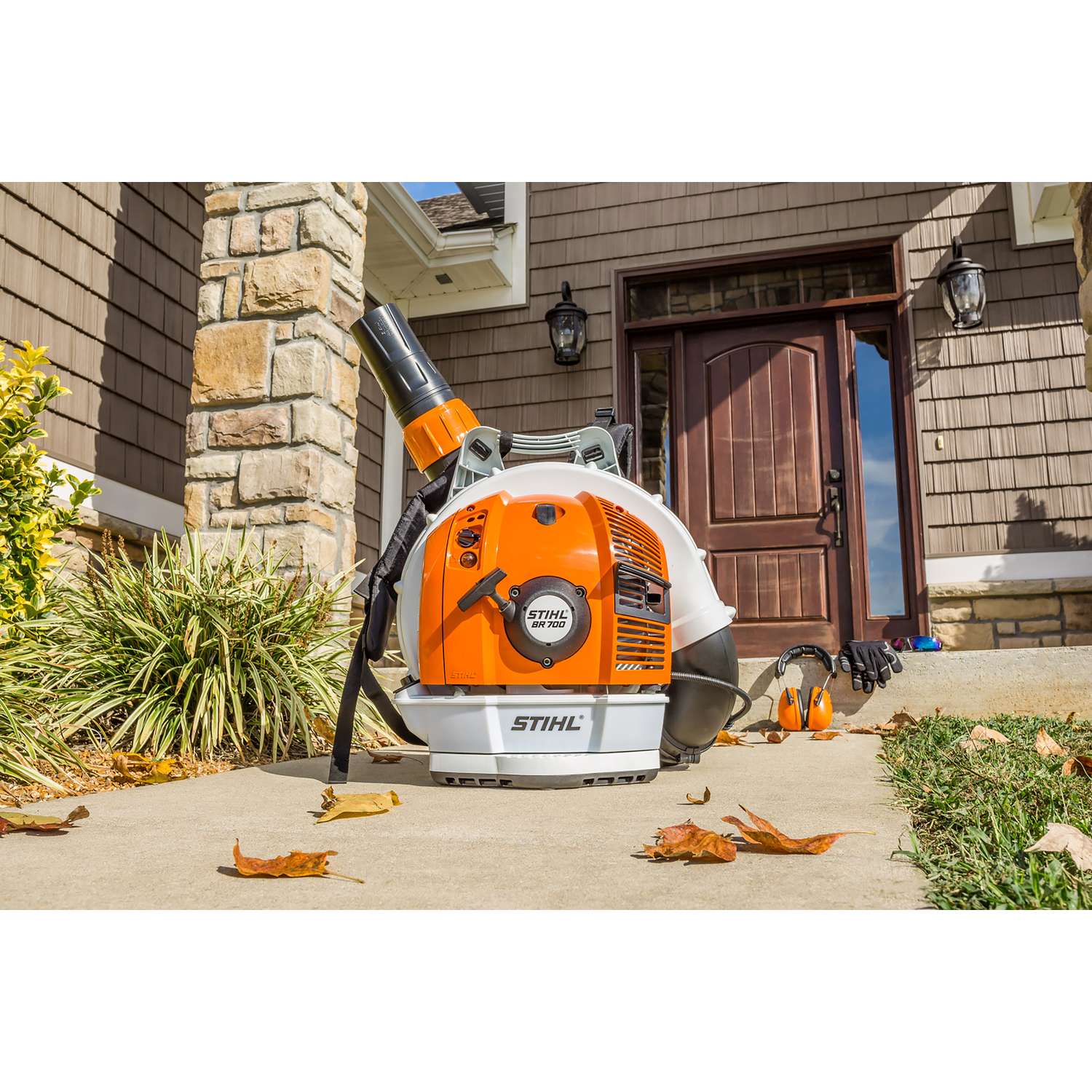  STIHL BR 700 197 Mph 912 CFM Gas Backpack Leaf Blower