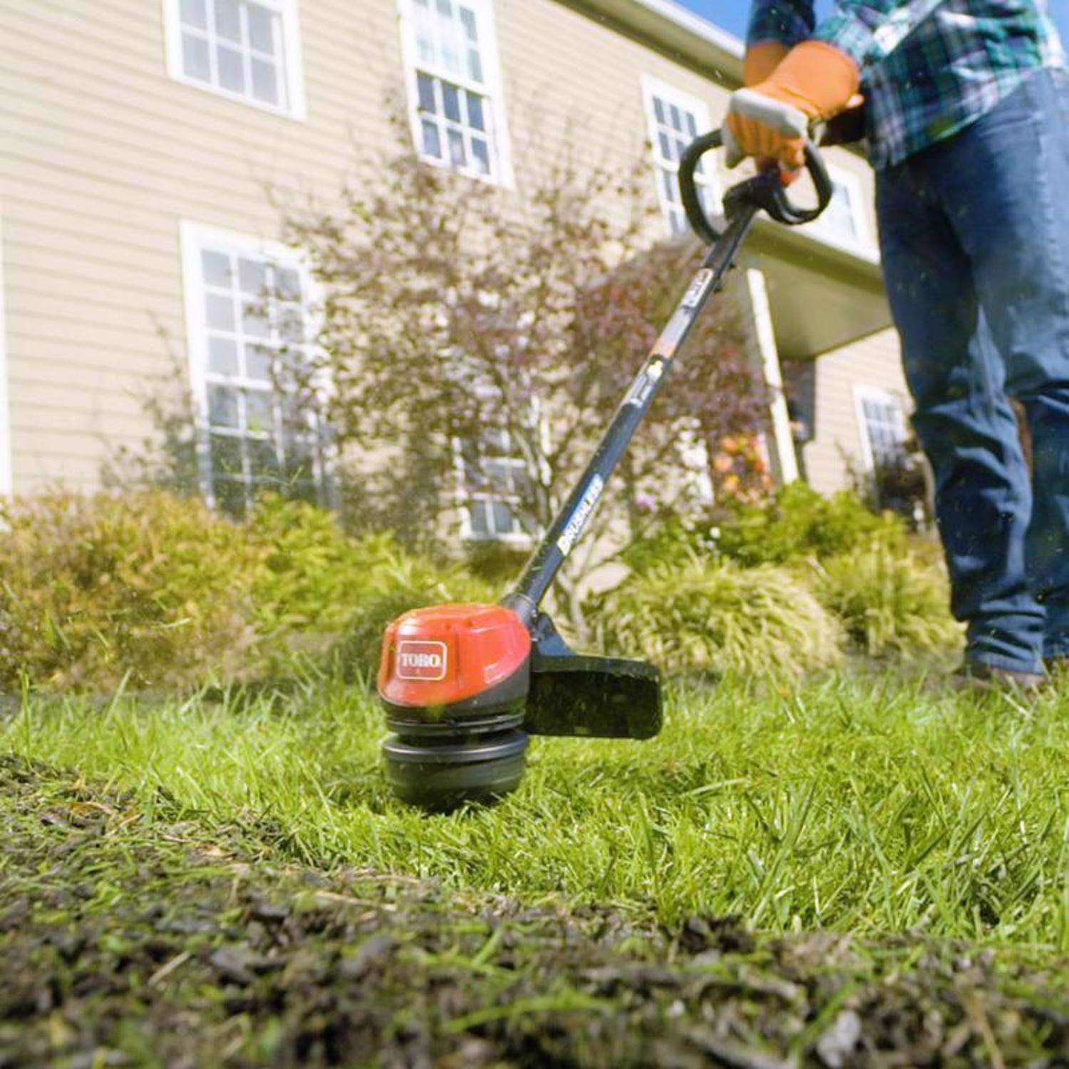  Toro Flex Force 51831 15 In. 60 V Battery String Trimmer Kit (Battery & Charger)