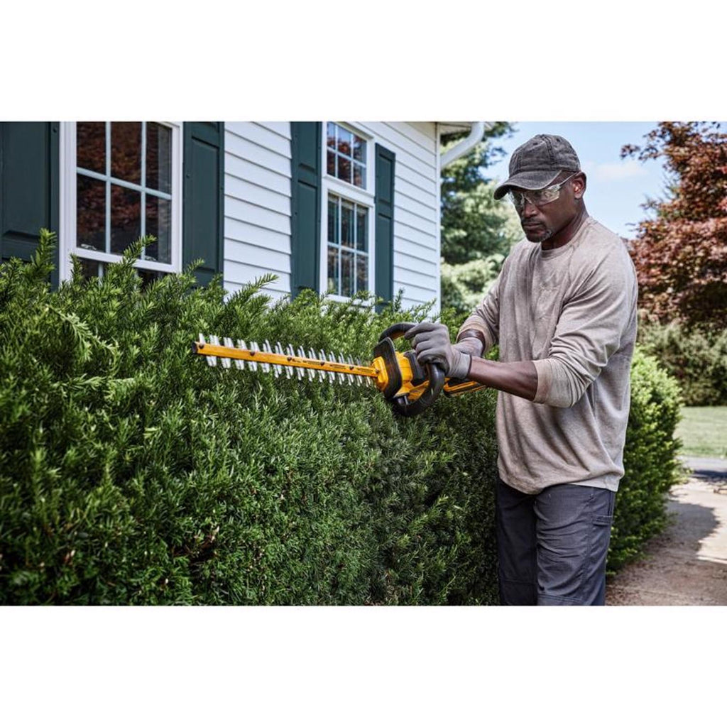  DeWalt 60V MAX DCHT870T1 26 In. 60 V Battery Hedge Trimmer Kit (Battery & Charger)
