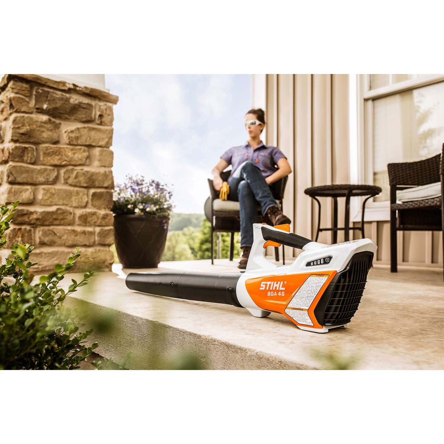  STIHL BGA 45 85 Mph 235 CFM Battery Handheld Leaf Blower Kit (Battery & Charger)