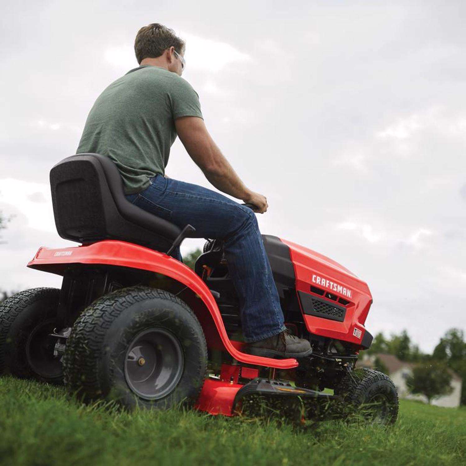  Craftsman CMXGRAM1130036 42 In. Gear Gas Riding Mower