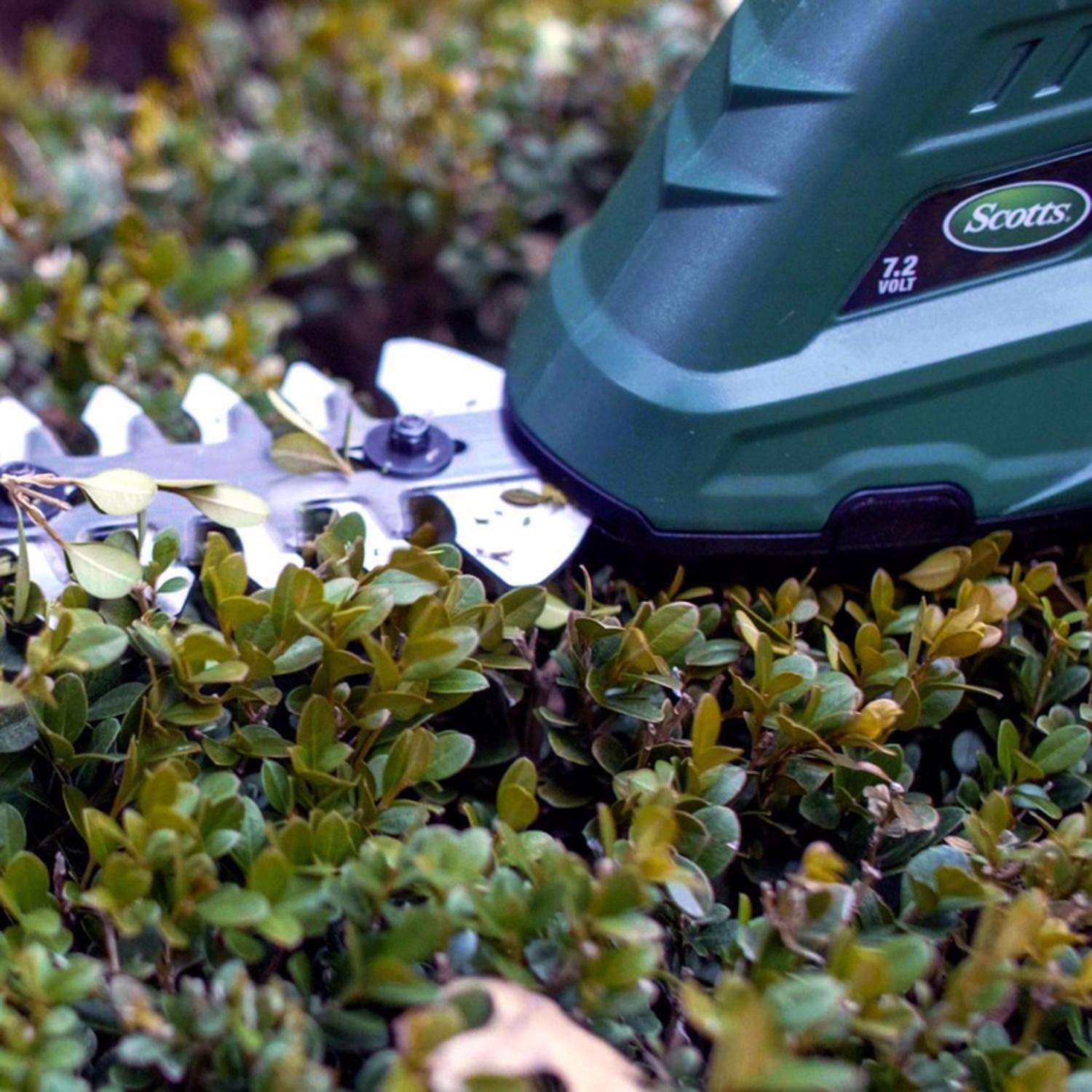  Scotts 6.5 In. 7.2 V Battery Hedge Trimmer With Shrub Shear
