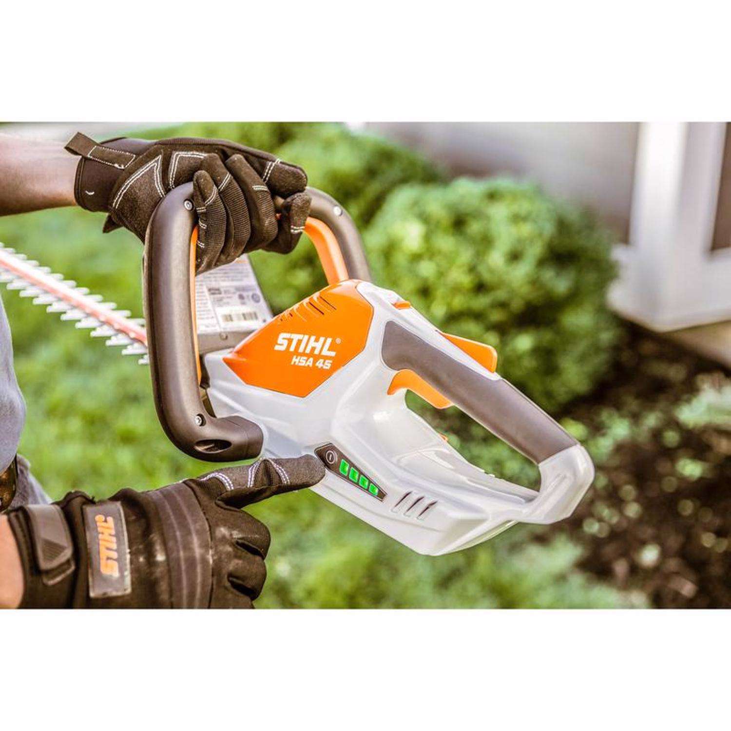  STIHL HSA 45 20 In. 18 V Battery Hedge Trimmer Kit (Battery & Charger)