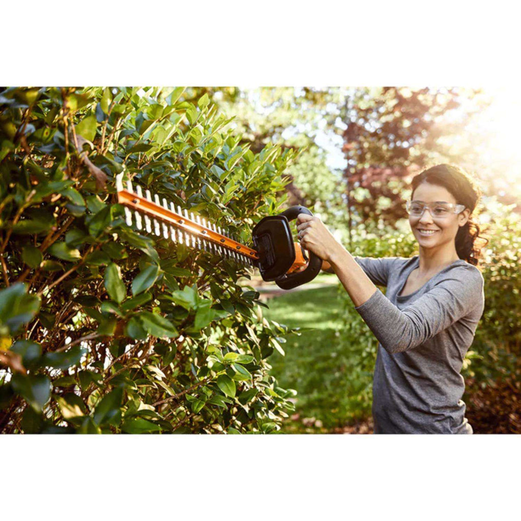  Worx 22 In. 20 V Battery Hedge Trimmer Kit (Battery & Charger)