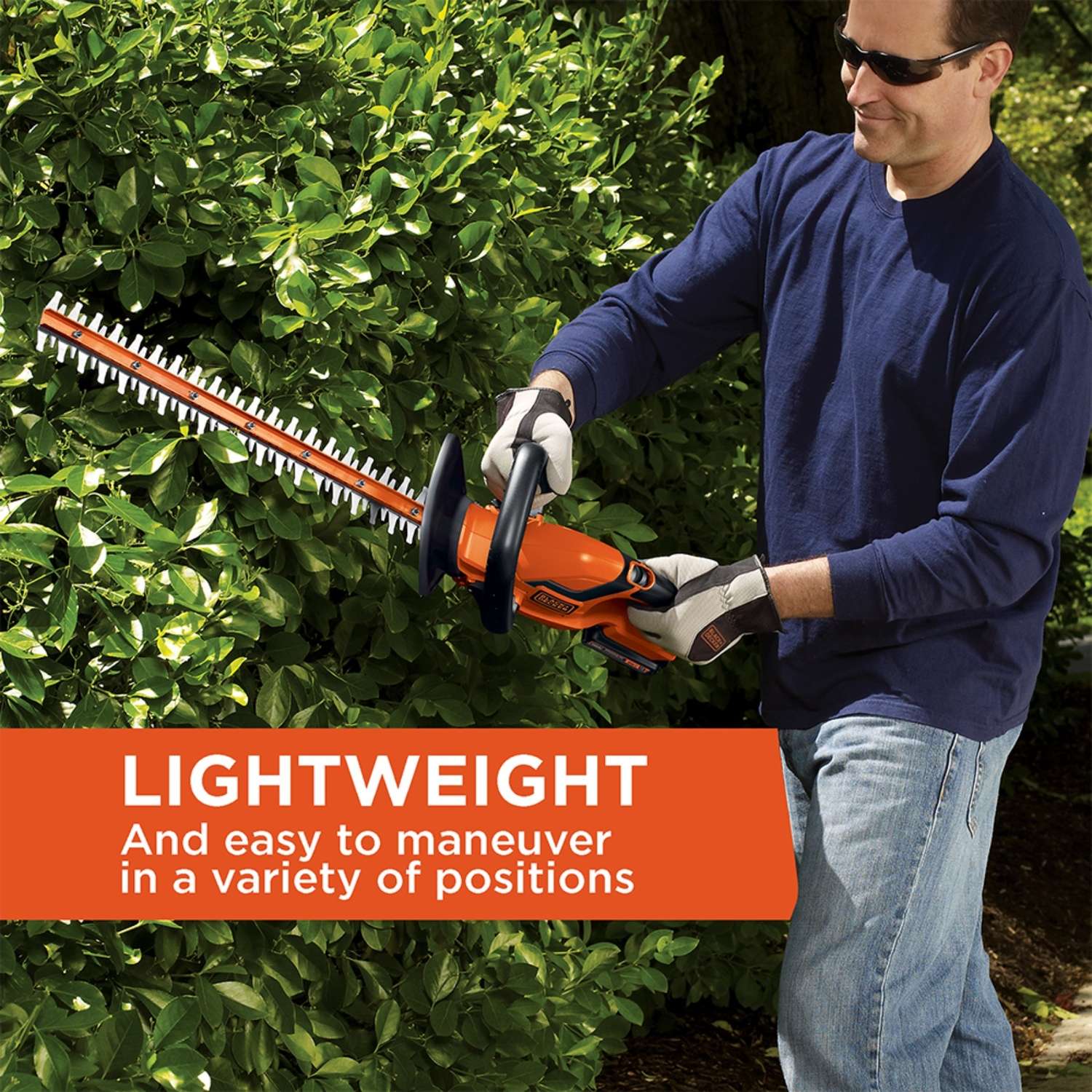 Black & Decker Black+Decker 22 In. 20 V Battery Hedge Trimmer Kit (Battery & Charger)