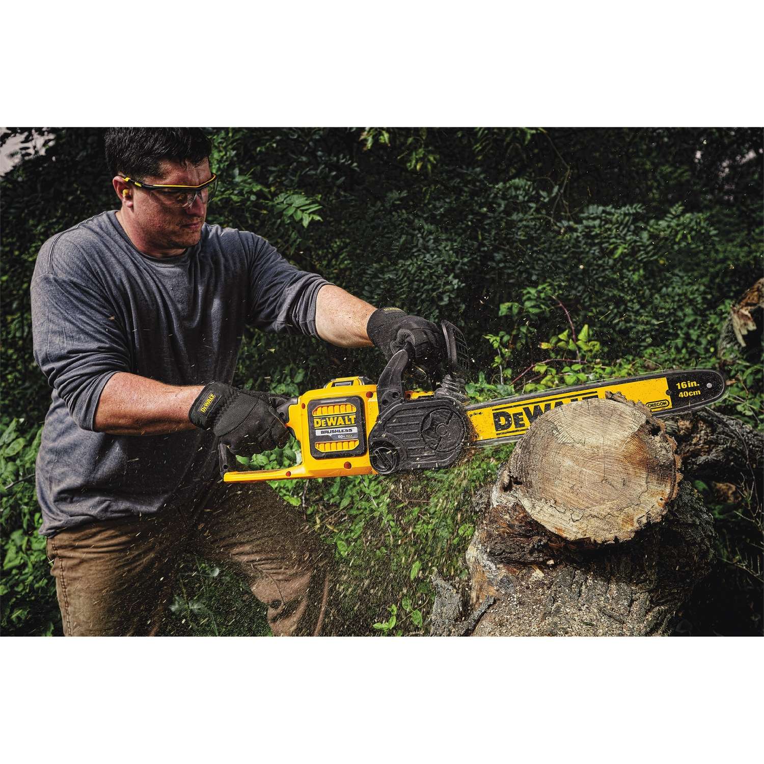 DeWalt DCCS670X1 16 In. 60 V Battery Chainsaw Kit (Battery & Charger)