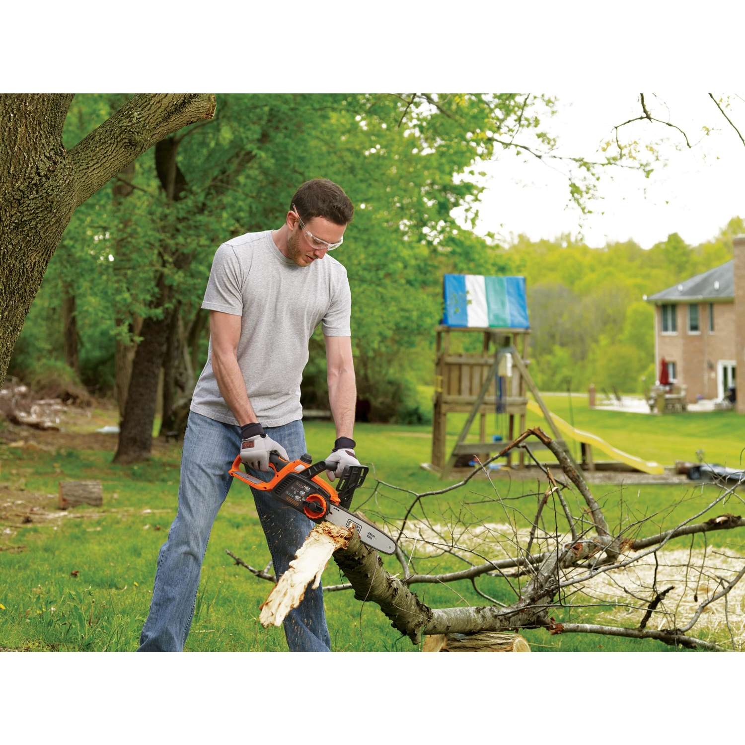 Black & Decker Black+Decker MAX 10 In. 20 V Battery Chainsaw Kit (Battery & Charger)