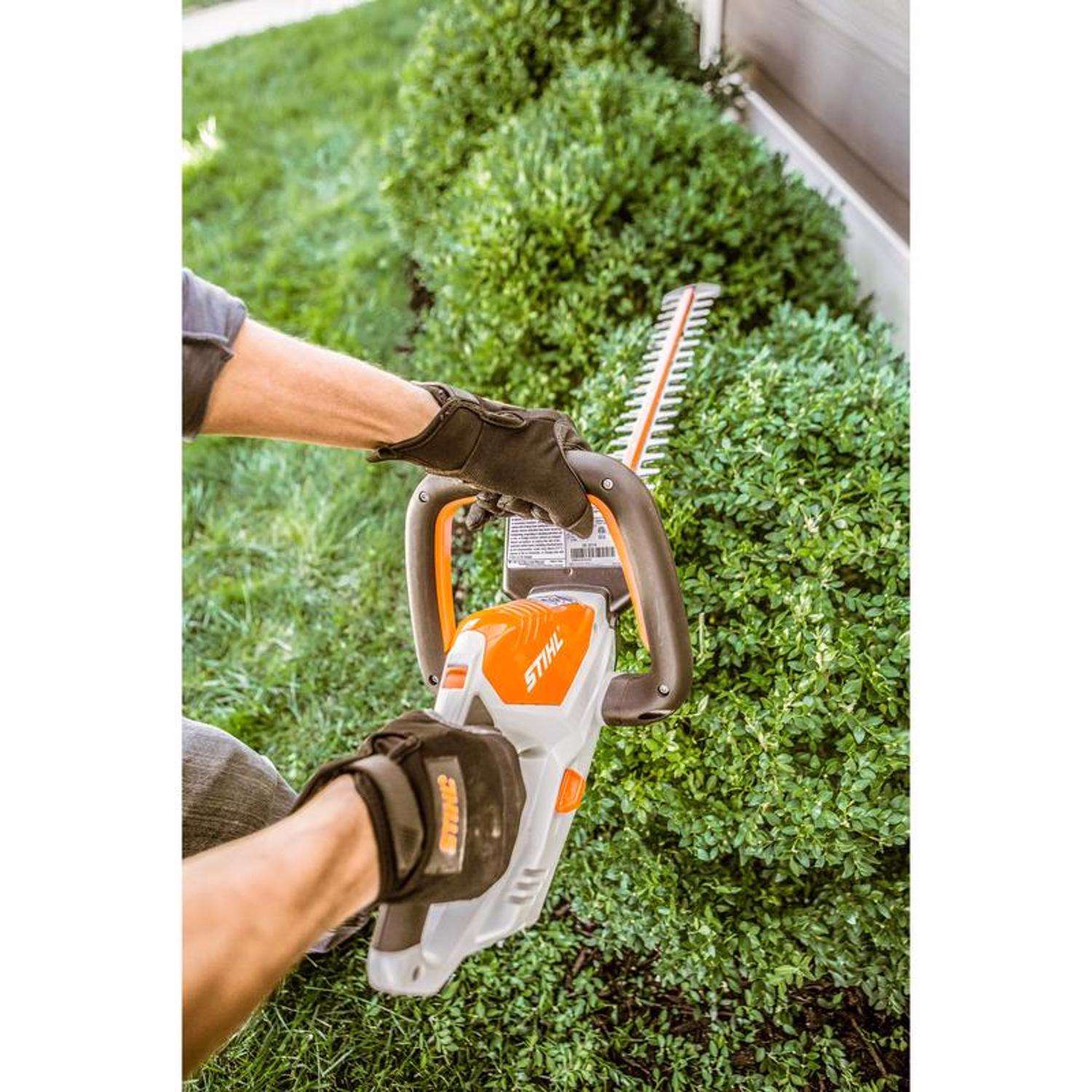  STIHL HSA 45 20 In. 18 V Battery Hedge Trimmer Kit (Battery & Charger)