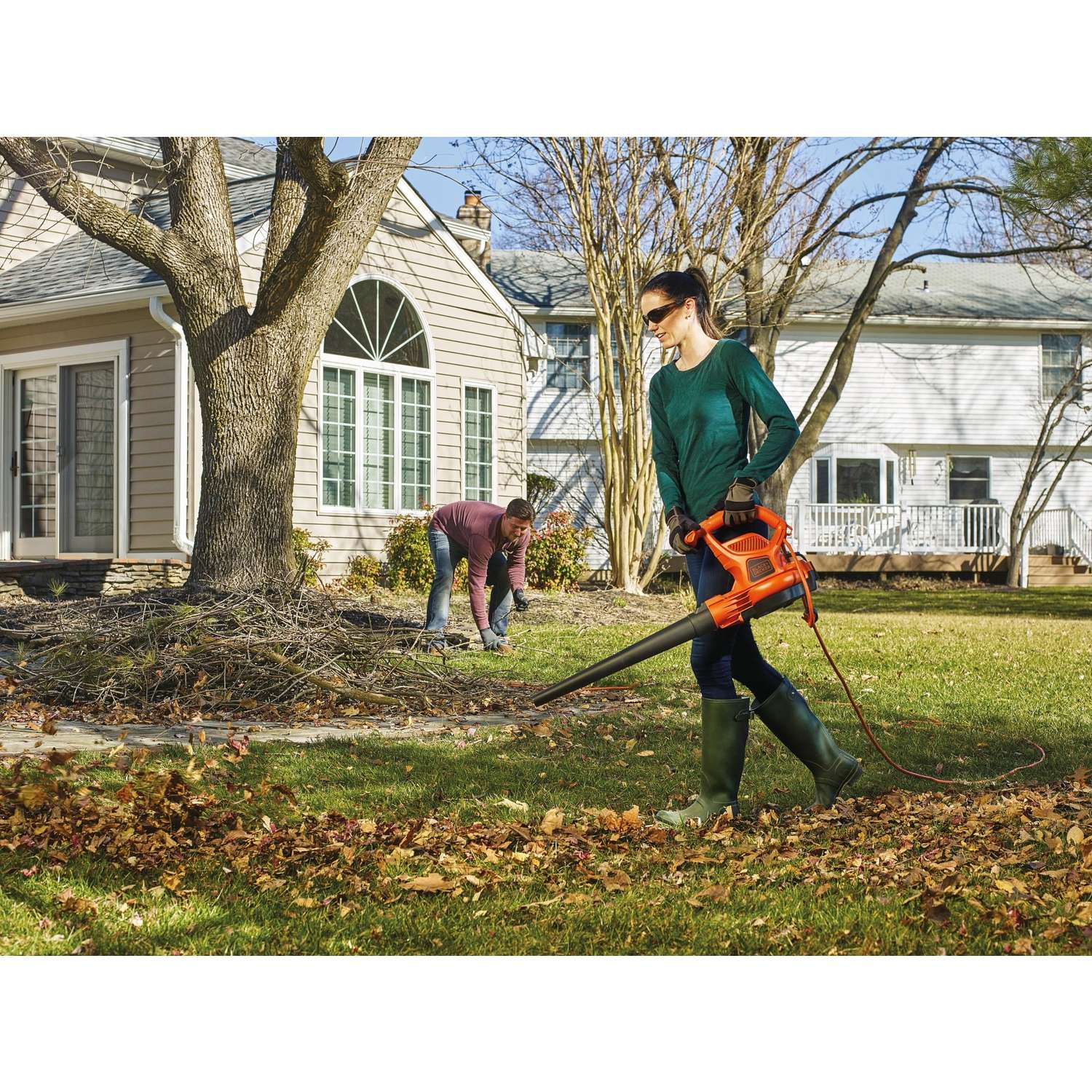 Black & Decker Black+Decker 250 Mph 400 CFM Electric Backpack Blower/Mulcher/Vac
