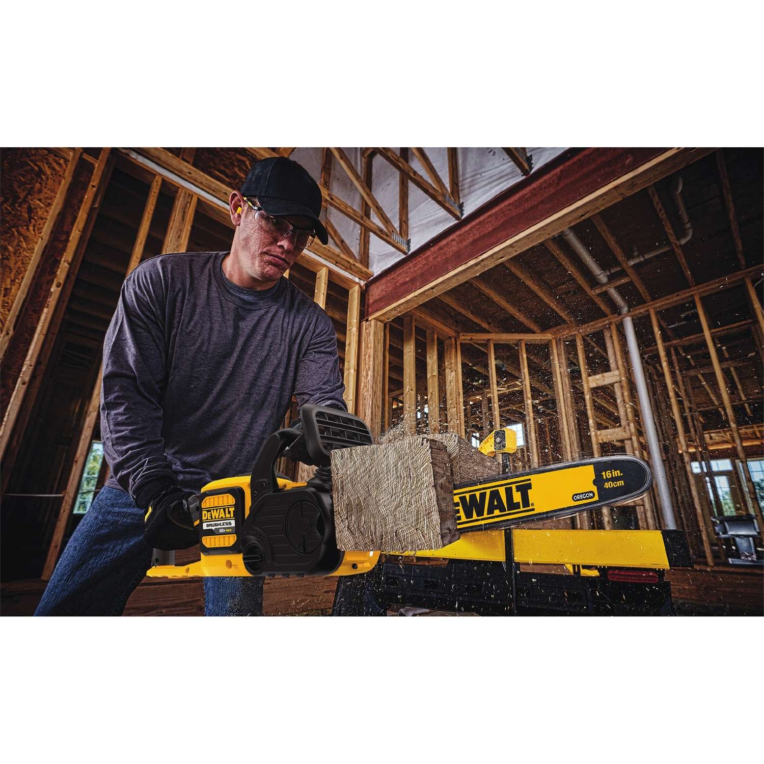  DeWalt DCCS670X1 16 In. 60 V Battery Chainsaw Kit (Battery & Charger)