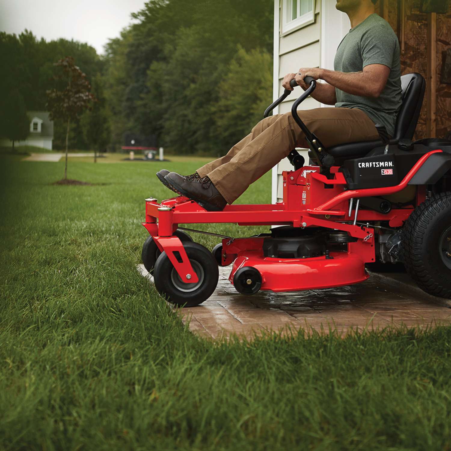  Craftsman CMXGNAM211705 46 In. Hydrostatic Gas Zero Turn Mower