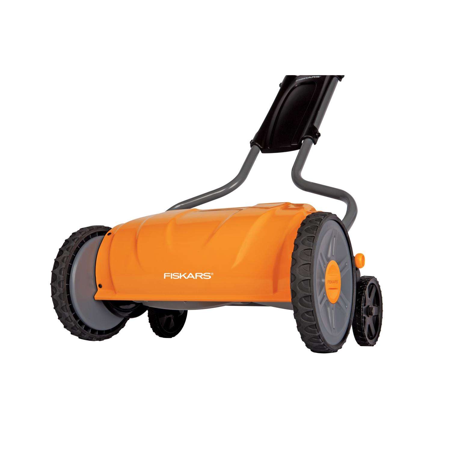  Fiskars StaySharp 17 In. Manual Lawn Mower