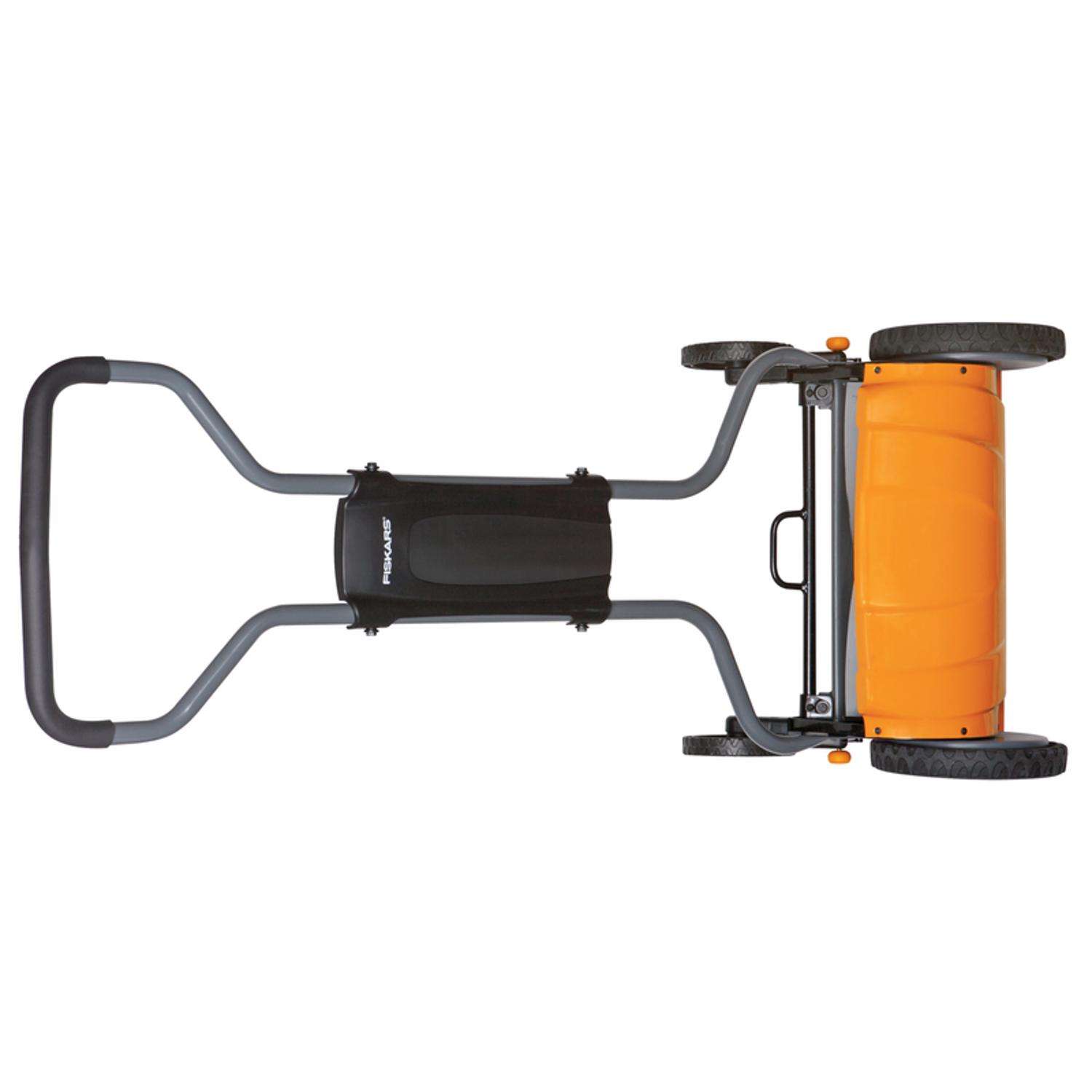  Fiskars StaySharp 17 In. Manual Lawn Mower