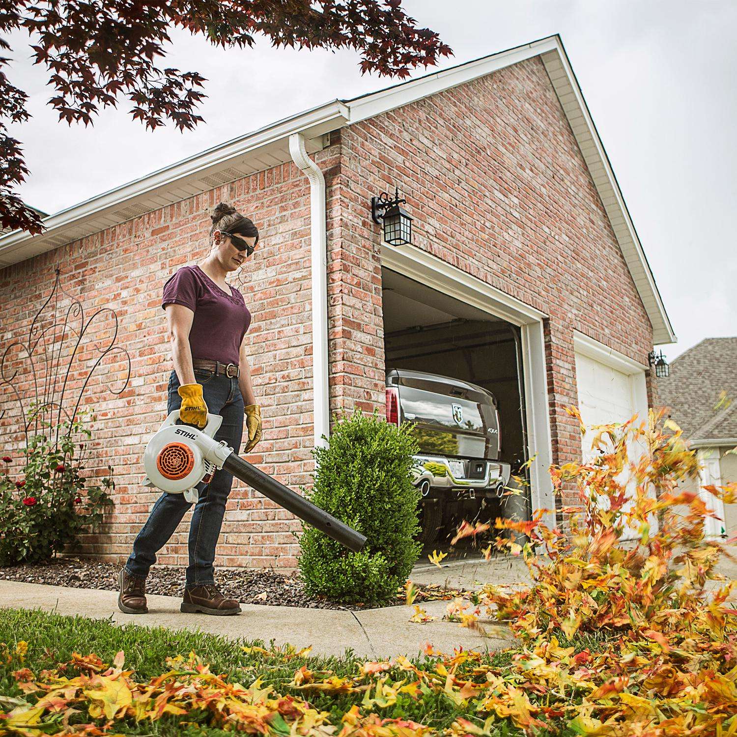  STIHL BG 50 134 Mph 412 CFM Gas Handheld Leaf Blower