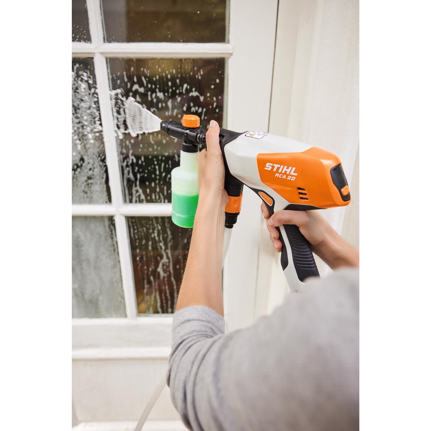  STIHL RCA 20 350 Psi Battery 1 Gpm Portable Power Cleaner Kit (Battery & Charger)