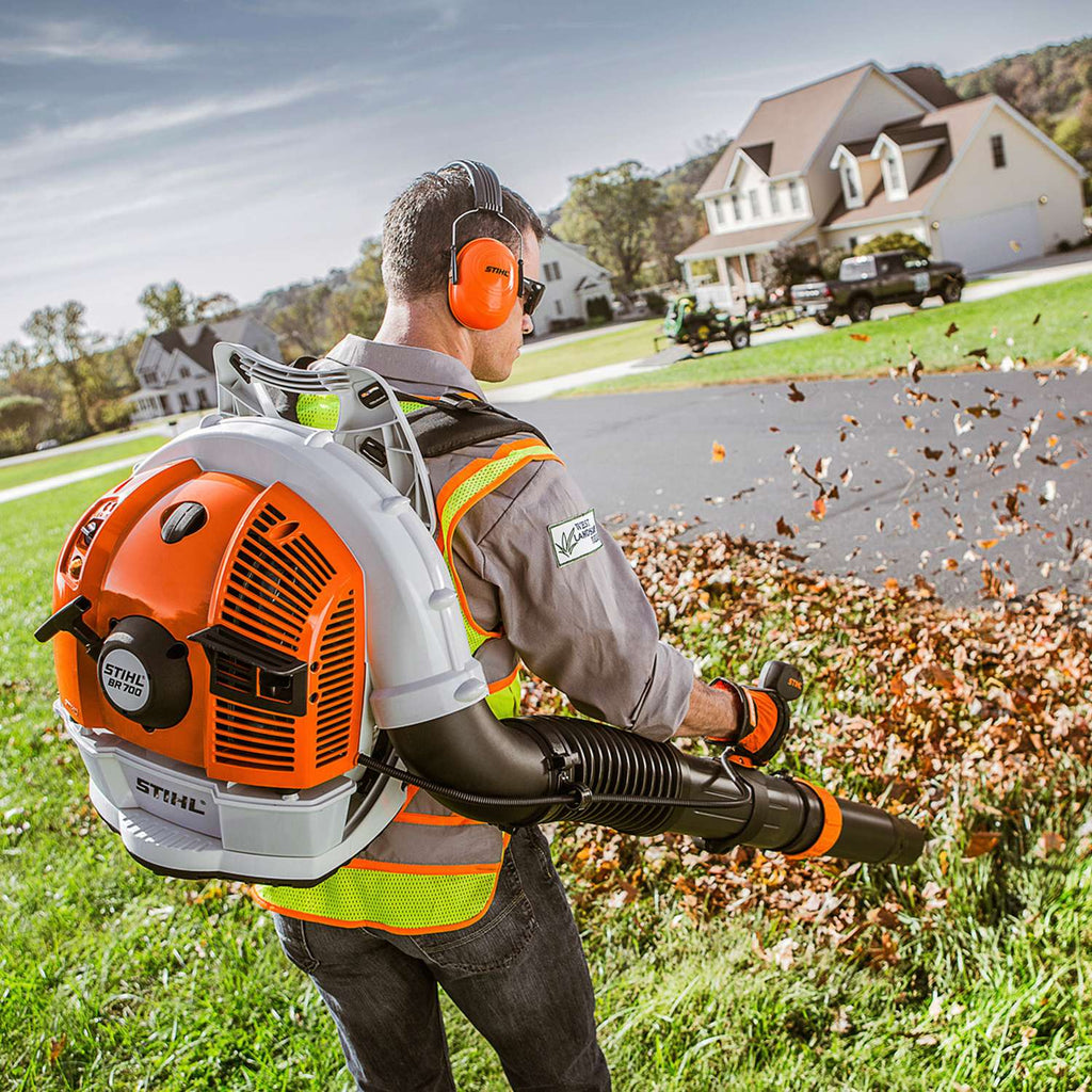  STIHL BR 700 197 Mph 912 CFM Gas Backpack Leaf Blower